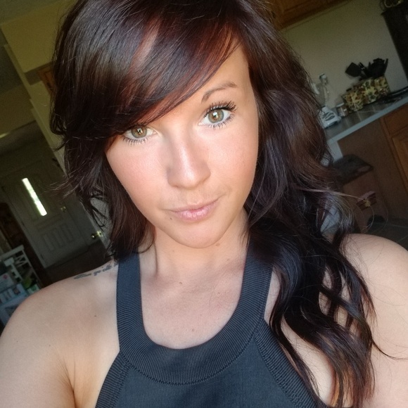 Meet your Posher, Twyla - Picture 1 of 1